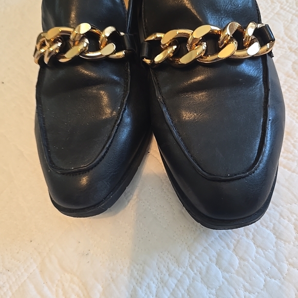 Michael Shannon Black Loafers with Gold Chain - Picture 4 of 12